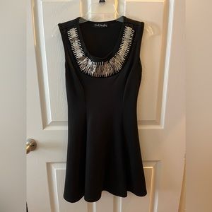 Short black dress with collar
